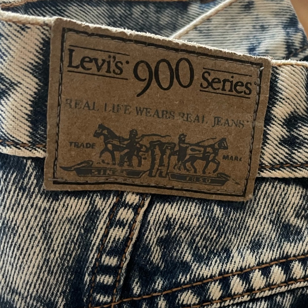 Vintage Levi’s 900 series Acid Wash Jeans